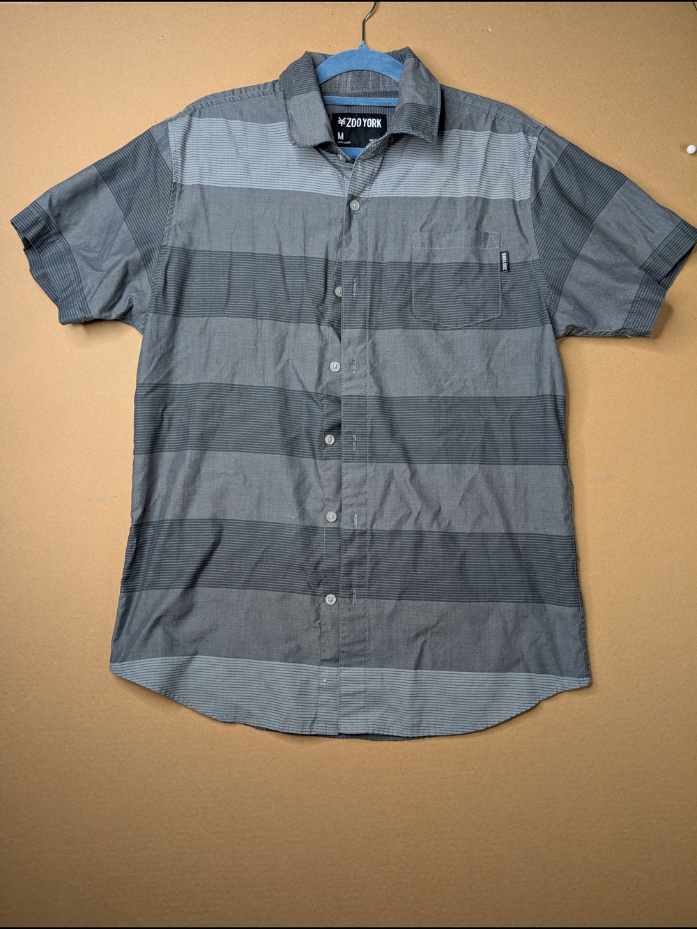 Zoo York Men's Gray Striped Short-Sleeve Button-Up Shirt